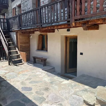 Joivy Modern Family With Stunning Mountain Views Champoluc